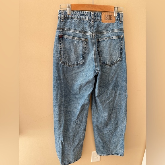 Urban Outfitters BDG jeans Mom High-Rise Jean -
Acid Wash women’s size 25 - Picture 5 of 7